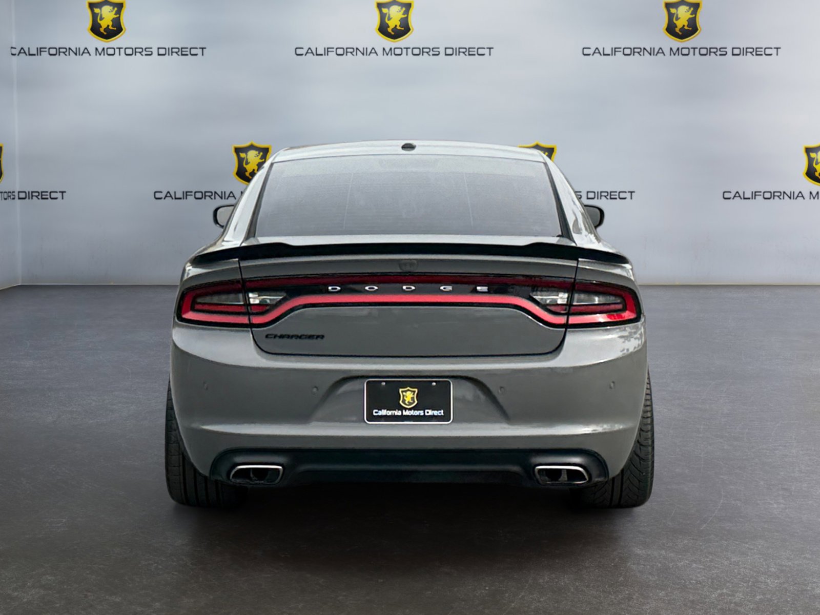 Used 2019 Dodge Charger SXT w/ Plus Group RWD image 4