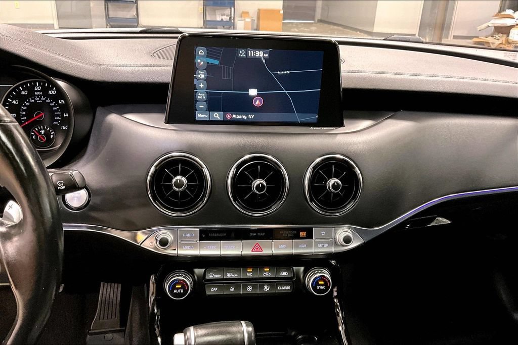 Used 2018 Kia Stinger Premium AWD/4WD image 15