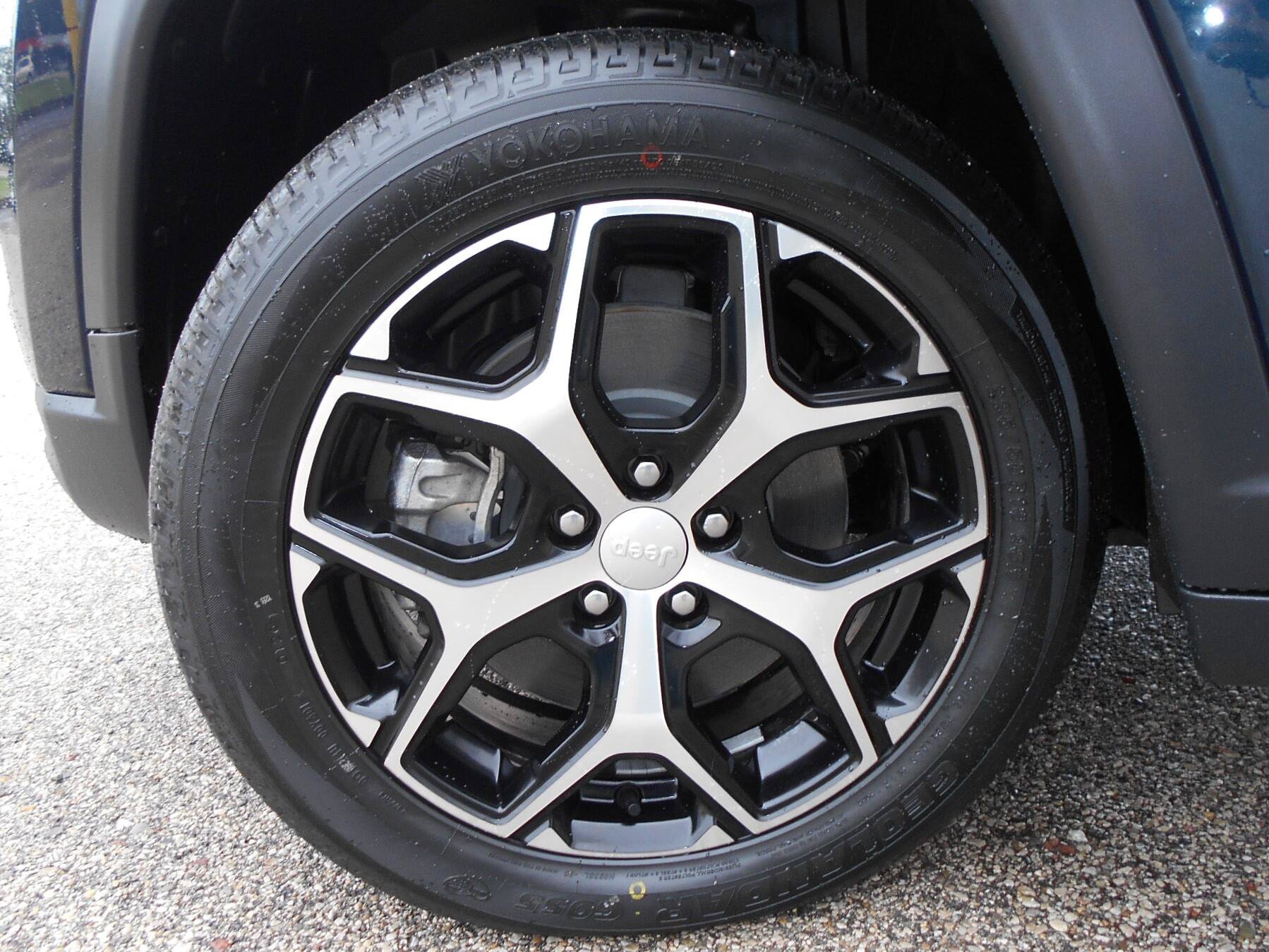 Certified 2024 Jeep Compass Limited AWD/4WD image 10