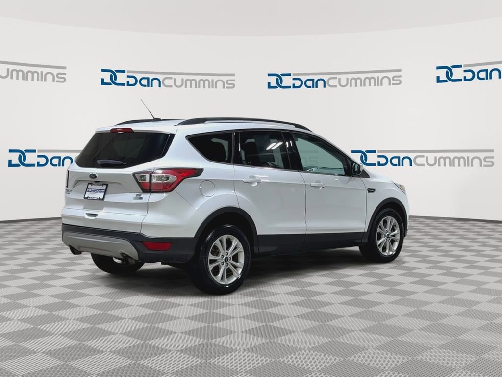 Used 2017 Ford Escape SE w/ Equipment Group 201A AWD/4WD image 8
