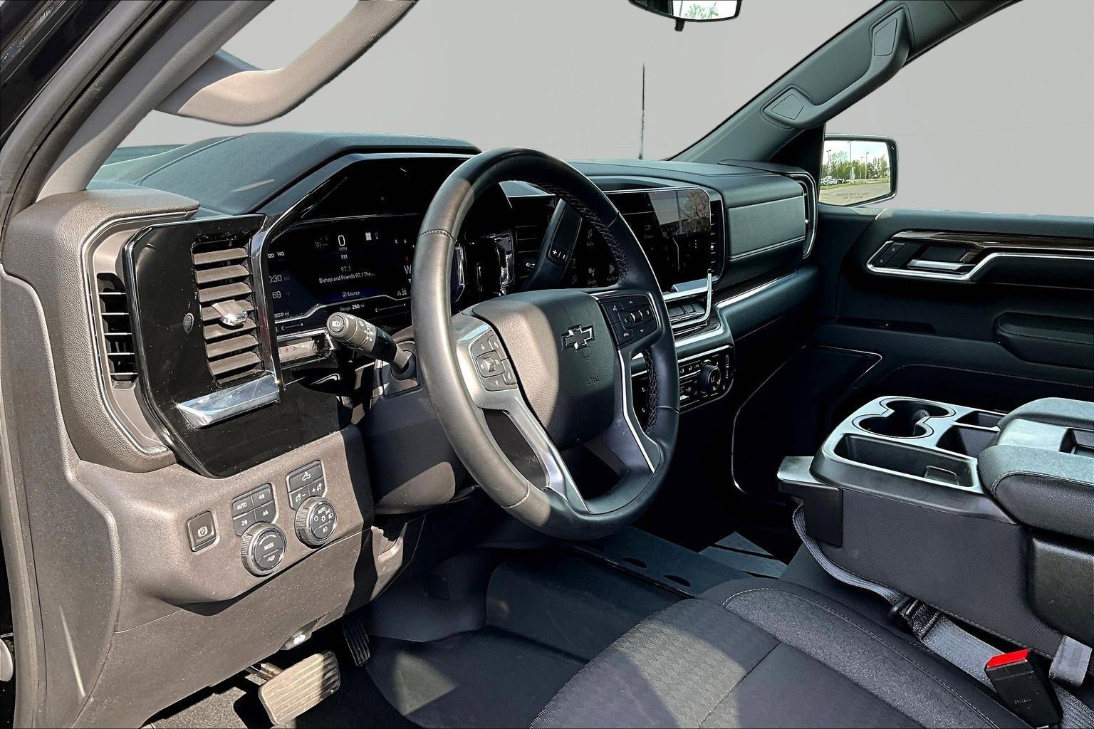 Used 2023 Chevrolet Silverado 1500 LT Trail Boss AWD/4WD image 17