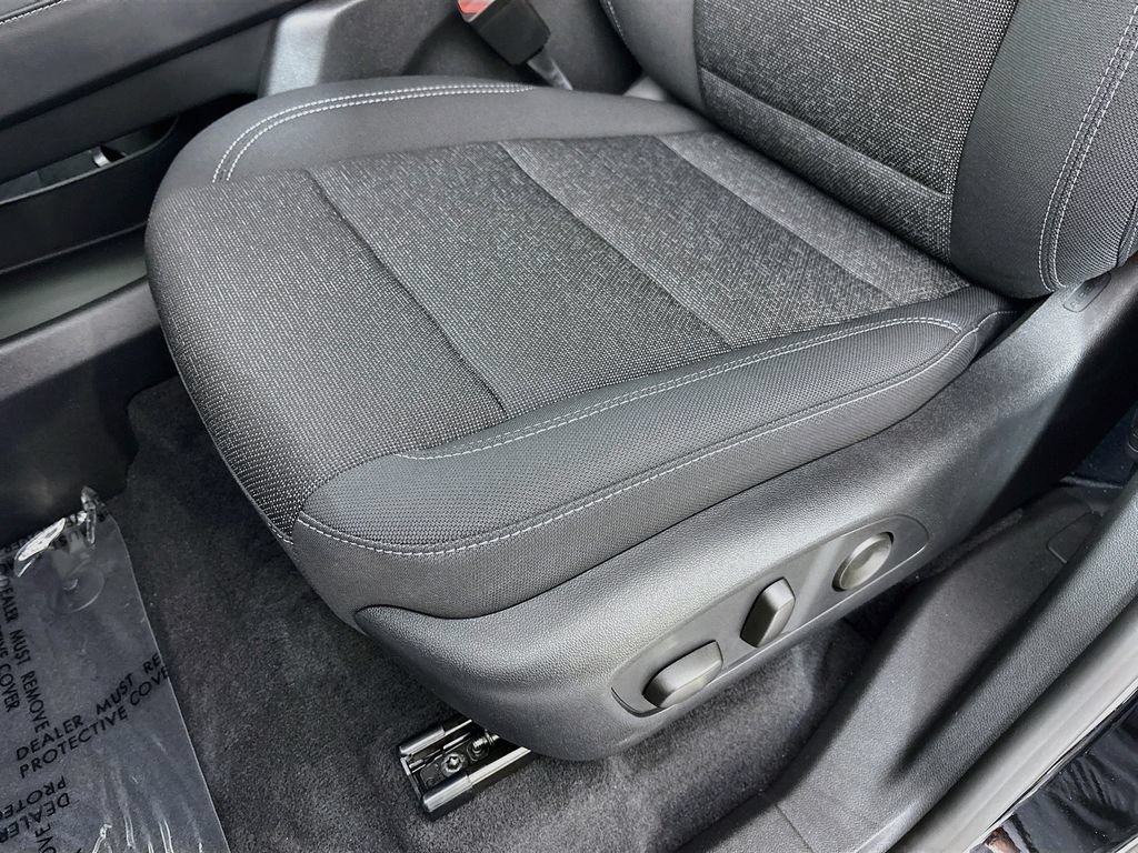 New 2026 Chevrolet Traverse LT w/ Midnight/Sport Edition AWD/4WD image 18