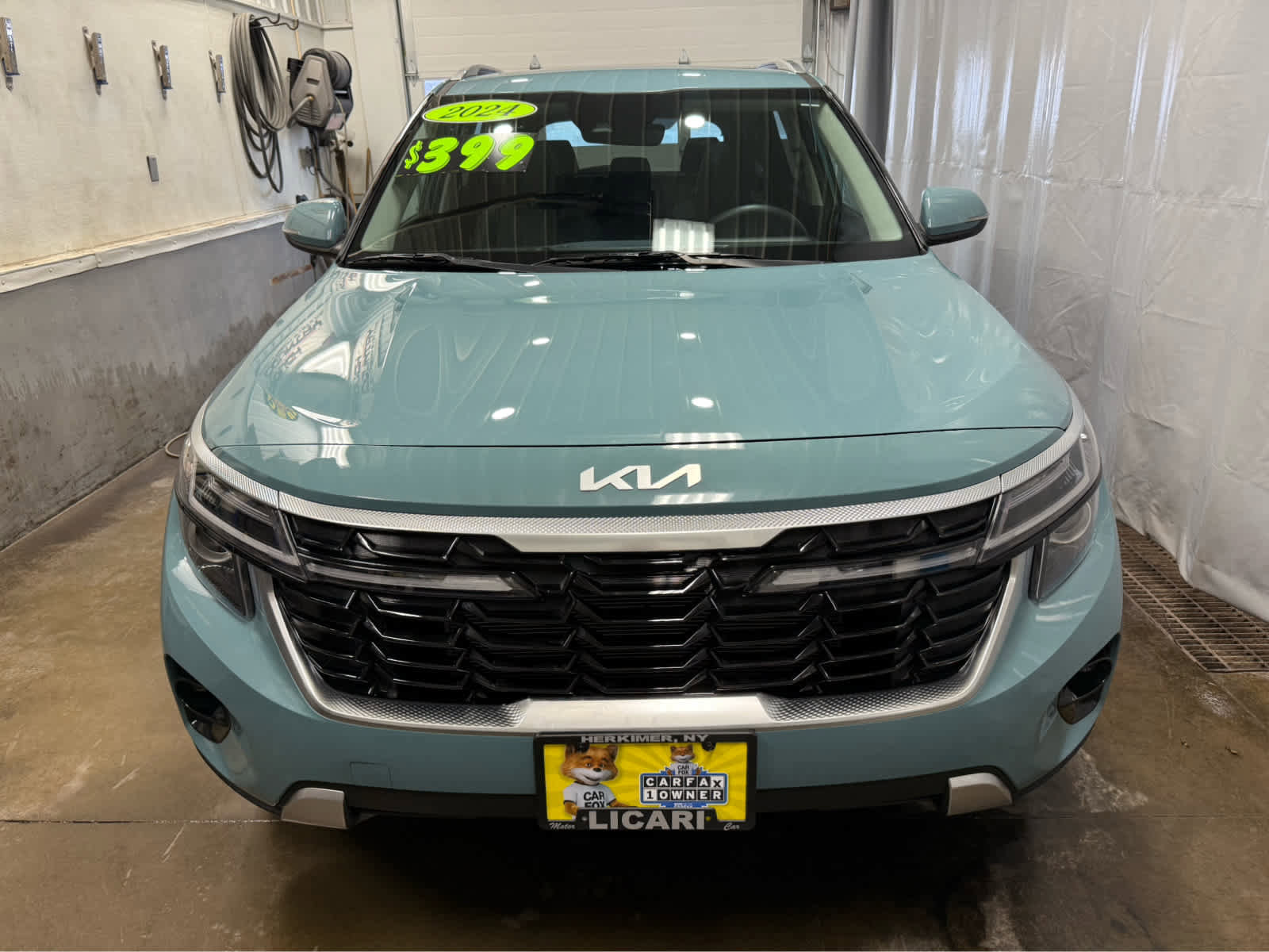 Used 2024 Kia Seltos EX image 2