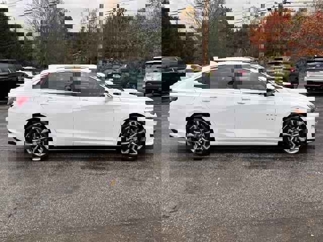 Used 2022 Chevrolet Malibu LT image 8