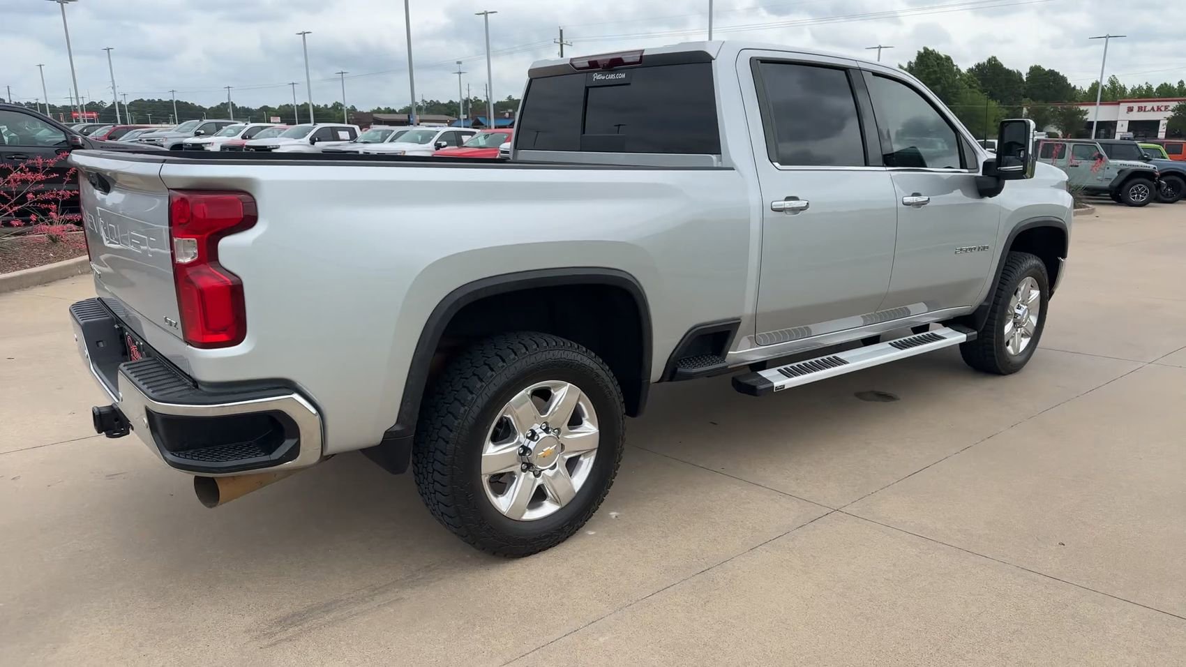 Used 2023 Chevrolet Silverado 2500 LTZ w/ LTZ Premium Package AWD/4WD image 9