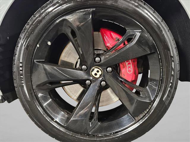 Used 2019 Bentley Bentayga image 24