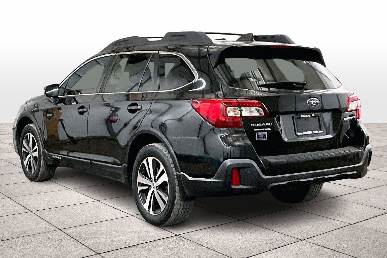 Used 2018 Subaru Outback 2.5i Limited image 11