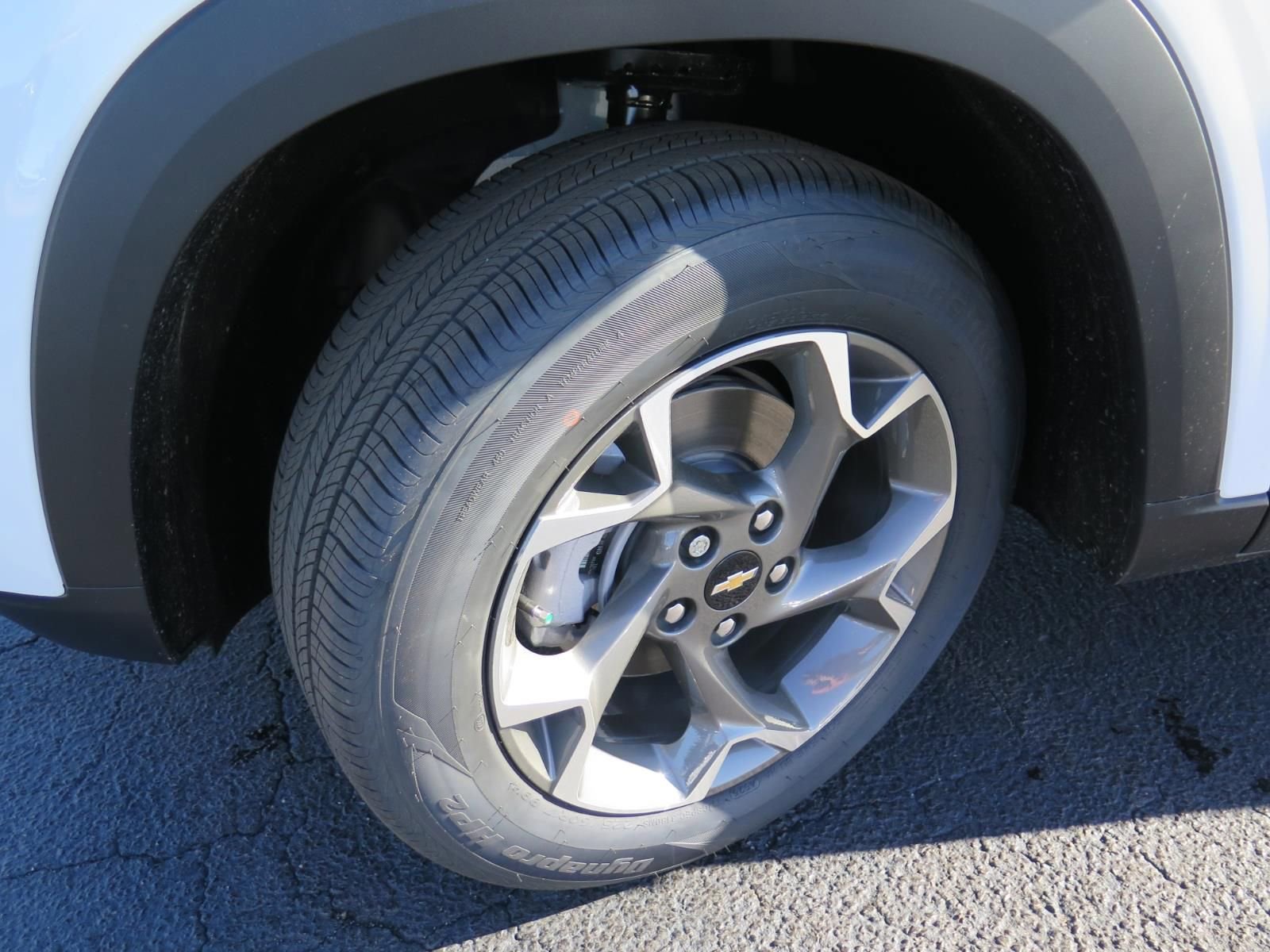 New 2026 Chevrolet Trax LT image 16