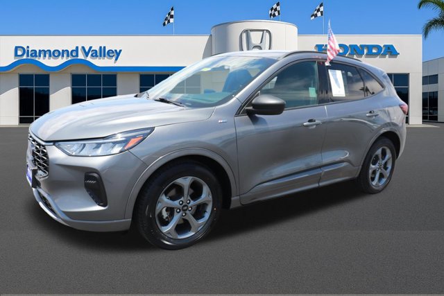 Used 2023 Ford Escape ST-Line FWD image 3