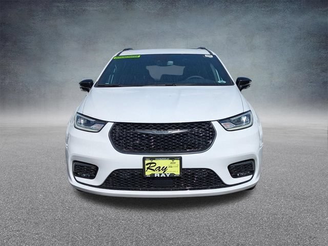 New 2026 Chrysler Pacifica Select w/ S Appearance Package FWD image 8