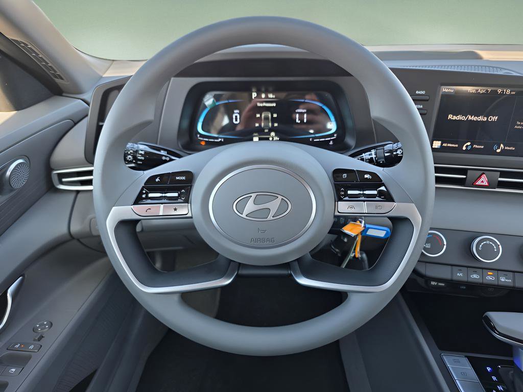 New 2026 Hyundai Elantra SE FWD image 16