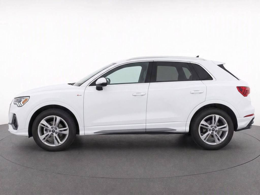 Used 2023 Audi Q3 2.0T Premium Plus w/ Premium Plus Package AWD/4WD image 3