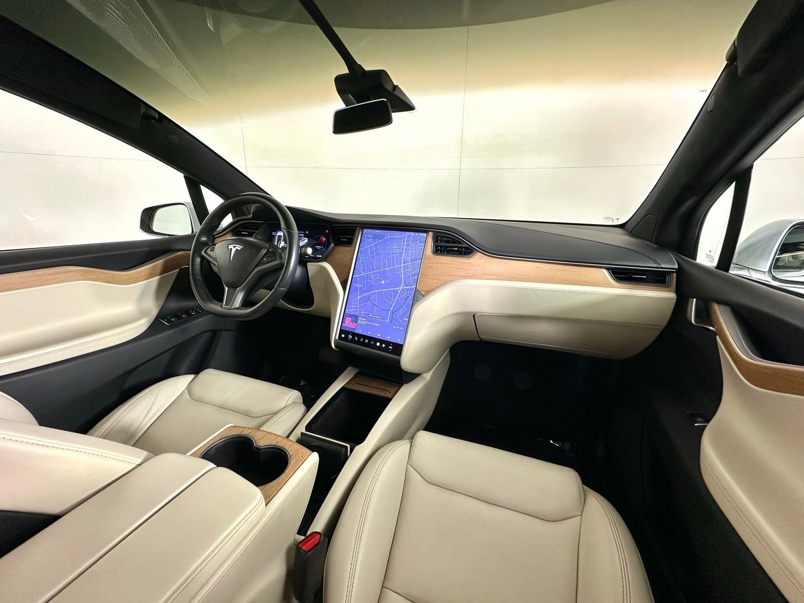 Used 2020 Tesla Model X Long Range image 2