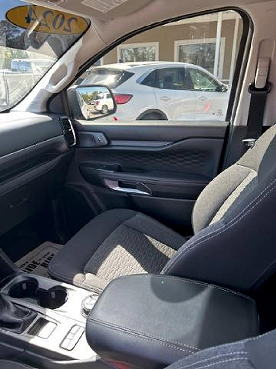 Used 2024 Ford Ranger XLT w/ FX4 Off-Road Package image 17