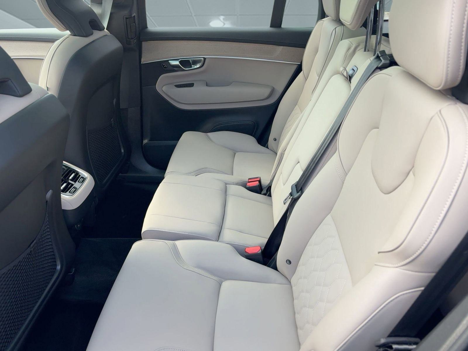 New 2026 Volvo XC90 B6 Plus w/ Protection Package Premier image 24