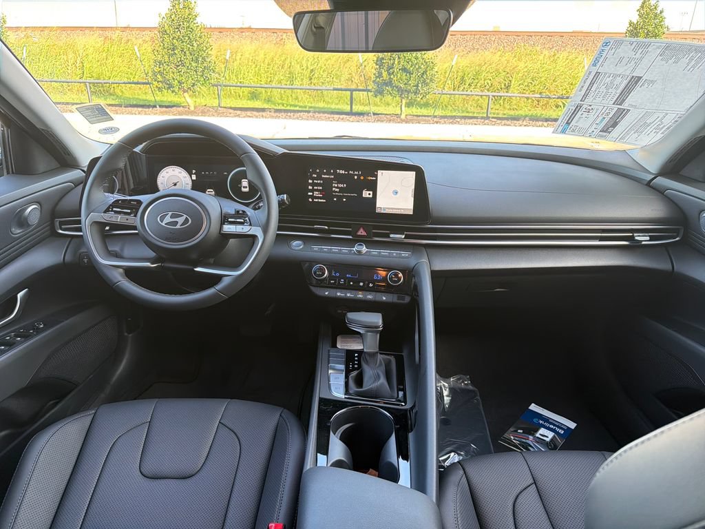 New 2026 Hyundai Elantra Limited FWD image 16