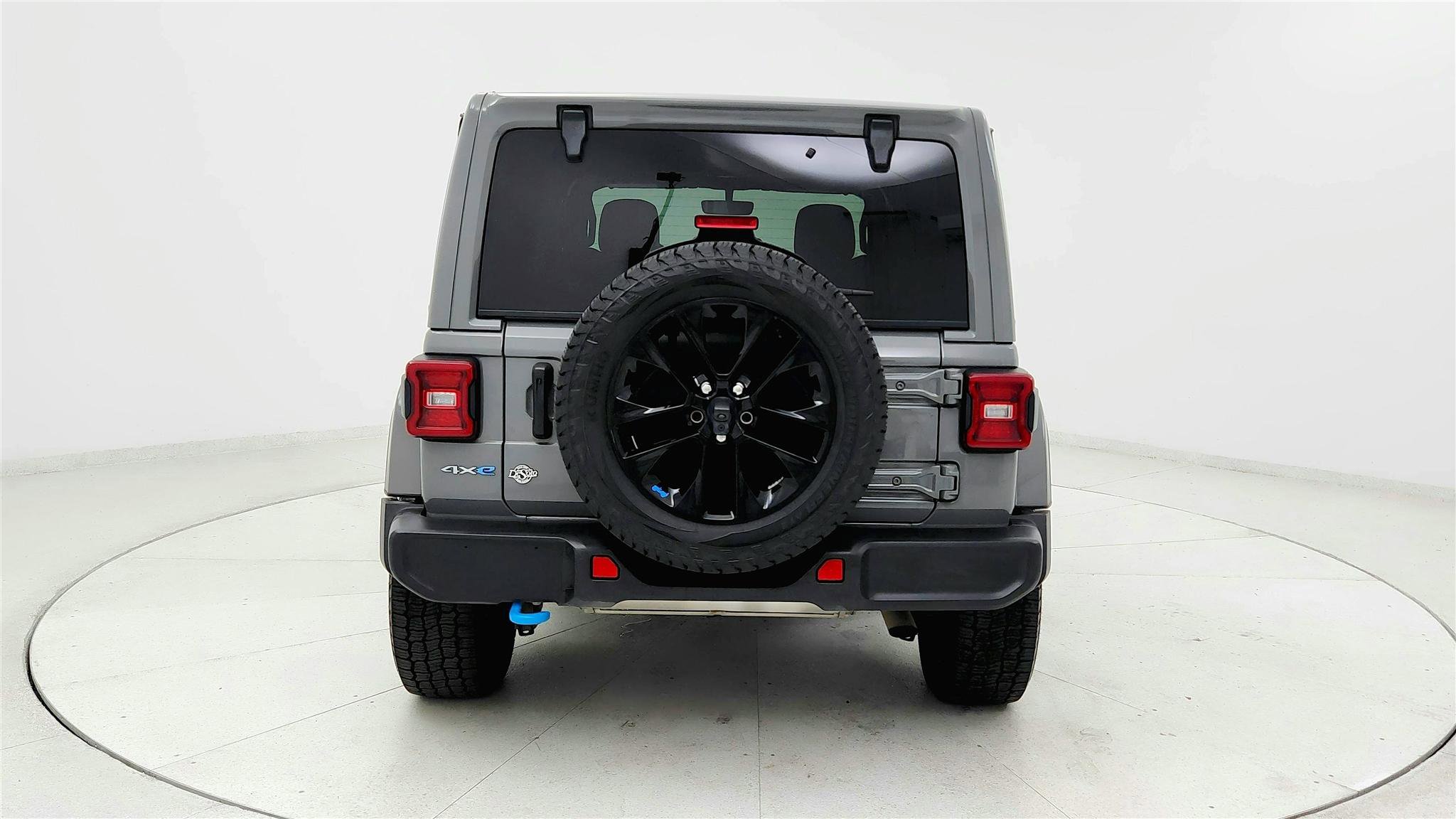 Used 2023 Jeep Wrangler Unlimited Sahara w/ Cold Weather Group AWD/4WD image 4