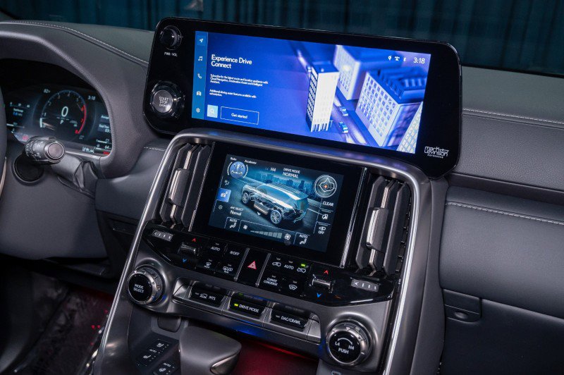 Used 2026 Lexus LX 600 4WD w/ Luxury Package image 18