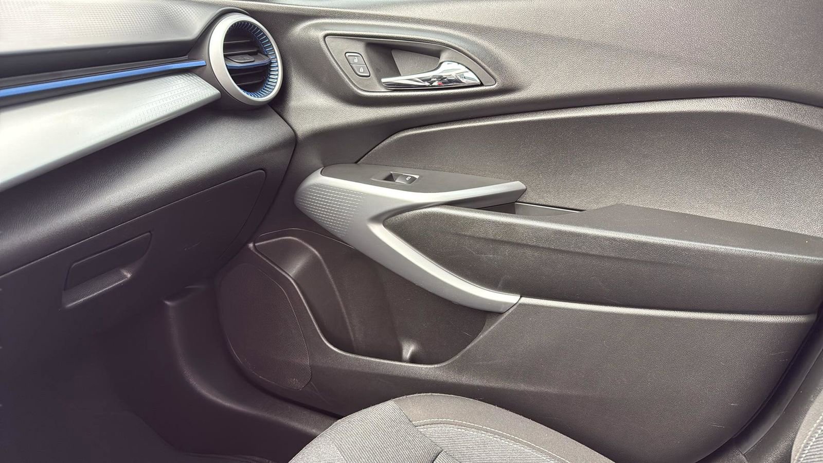 Used 2024 Chevrolet Trax LS w/ LS Convenience Package image 24