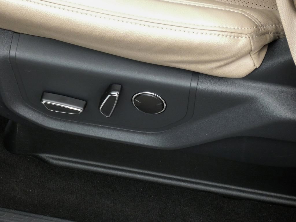 Used 2024 Ford Expedition Max Limited image 10