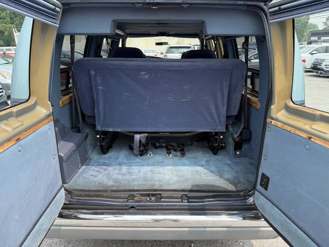 Used 1998 Ford E-150 and Econoline 150 RWD image 23