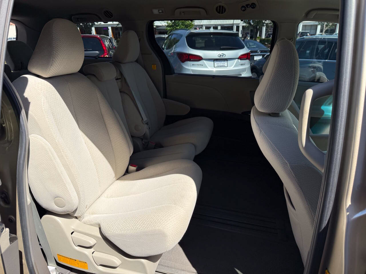 Used 2012 Toyota Sienna LE FWD image 15