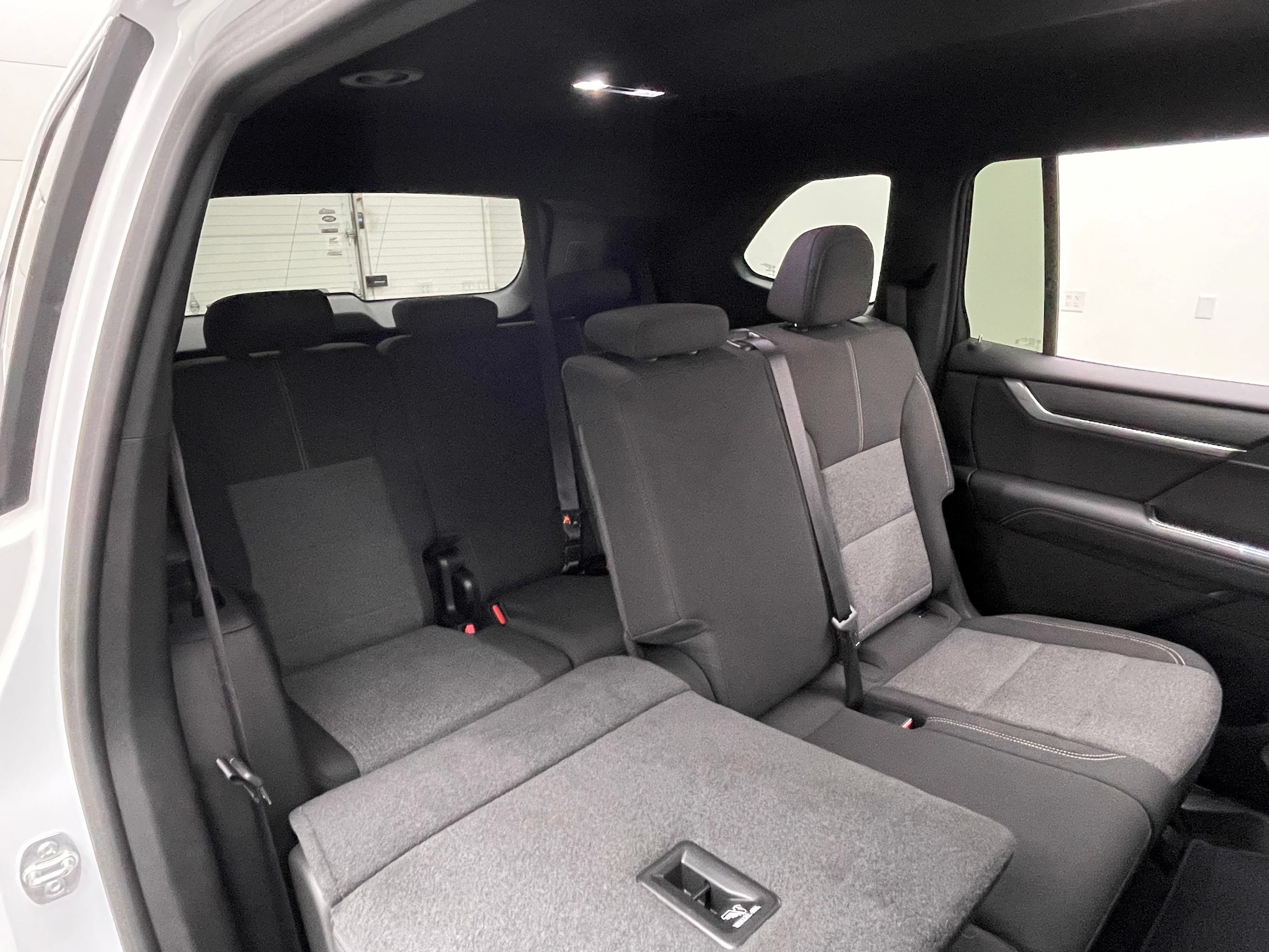 Used 2025 GMC Acadia Elevation FWD image 38