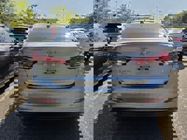 Used 2017 Hyundai Elantra SE image 5