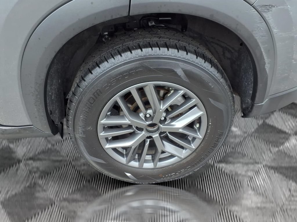 Used 2024 Nissan Rogue S FWD image 20