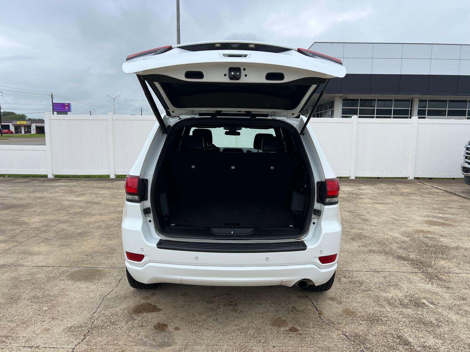 Used 2021 Jeep Grand Cherokee Laredo X RWD image 13