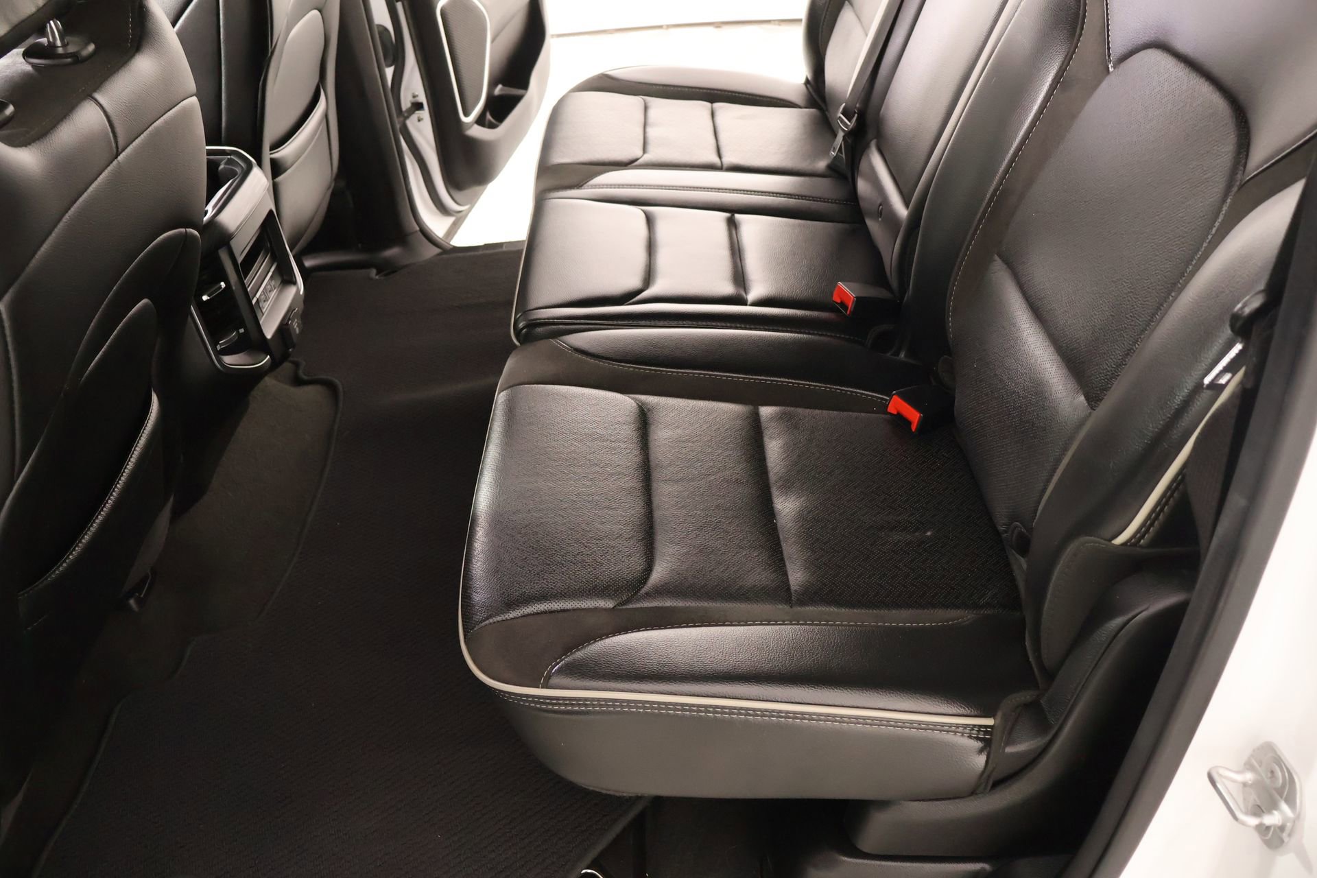 Used 2023 RAM 1500 Laramie AWD/4WD image 13