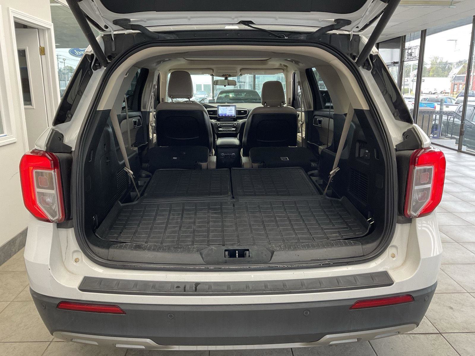 Used 2020 Ford Explorer XLT w/ Equipment Group 202A image 30