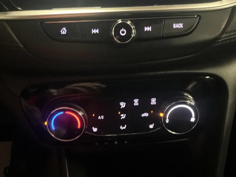 Used 2022 Buick Encore GX Preferred w/ Cold Weather Comfort Package AWD/4WD image 21