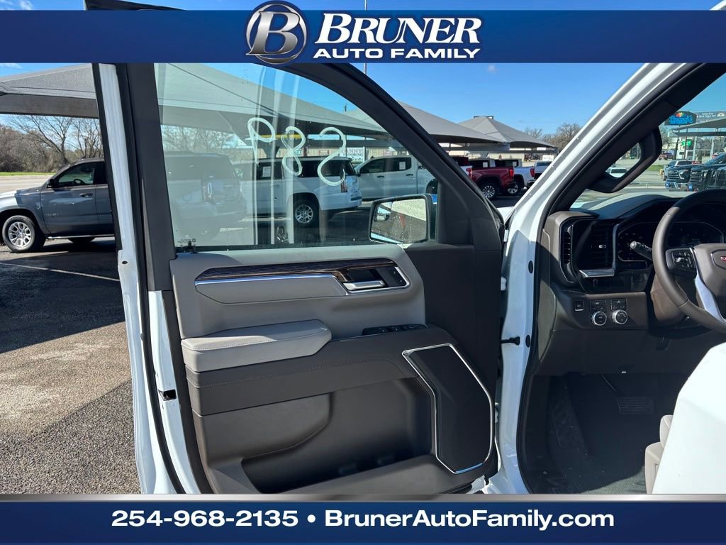 New 2026 GMC Sierra 1500 SLE image 11