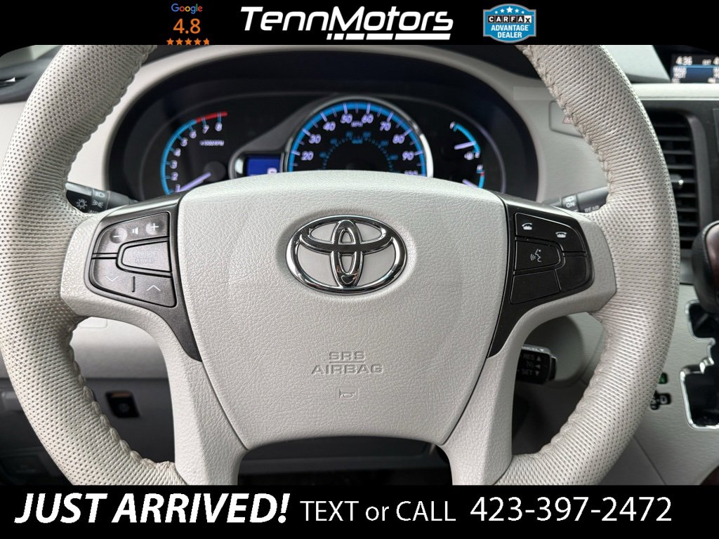 Used 2014 Toyota Sienna XLE image 17