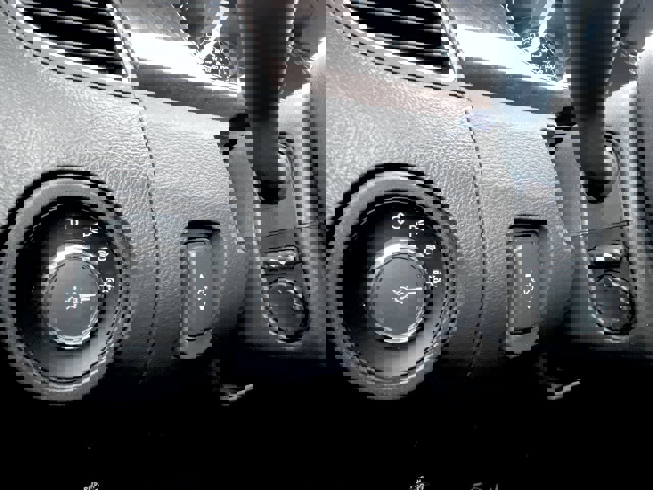 Used 2017 Ford Taurus Limited image 27