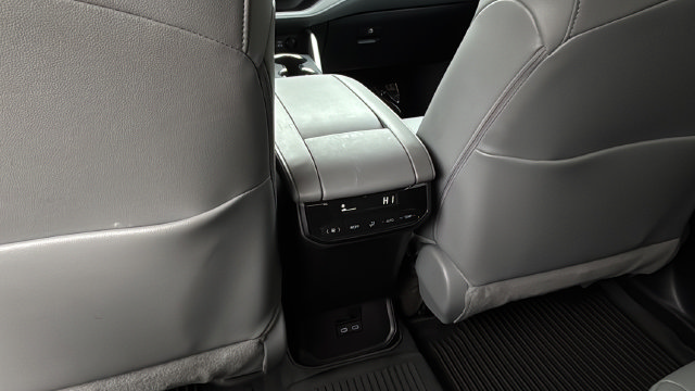 Used 2026 Toyota Highlander XLE AWD/4WD image 21