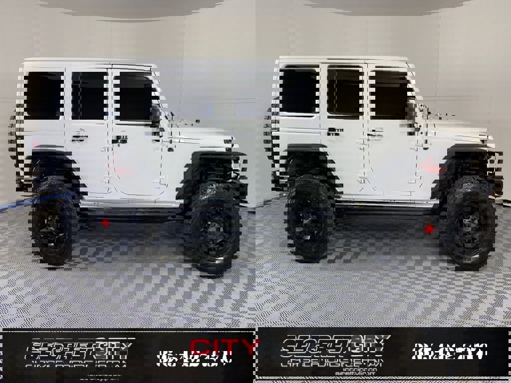 Used 2018 Jeep Wrangler Unlimited Sahara w/ Connectivity Group image 8