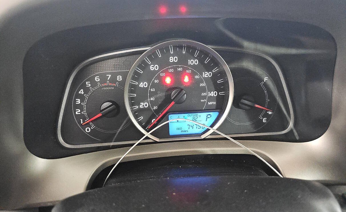 Used 2013 Toyota RAV4 LE AWD/4WD image 8