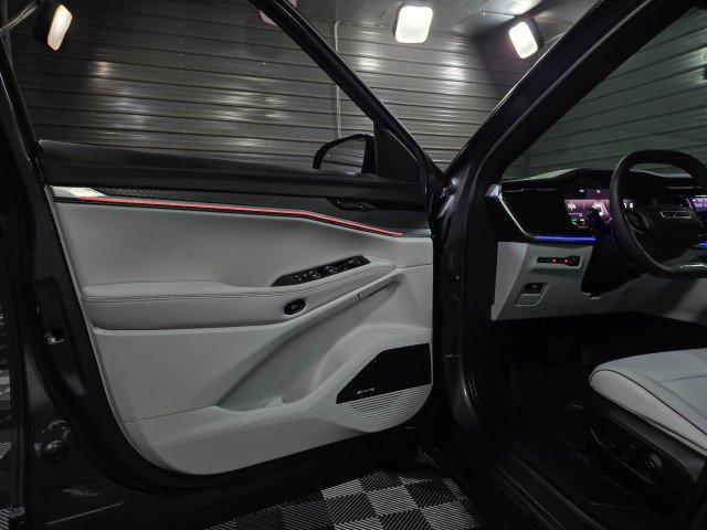 Used 2025 Jeep Wagoneer S Limited image 15