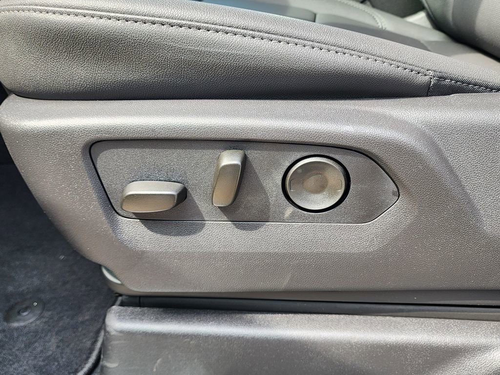 New 2026 GMC Sierra 1500 SLT w/ SLT Premium Plus Package image 18