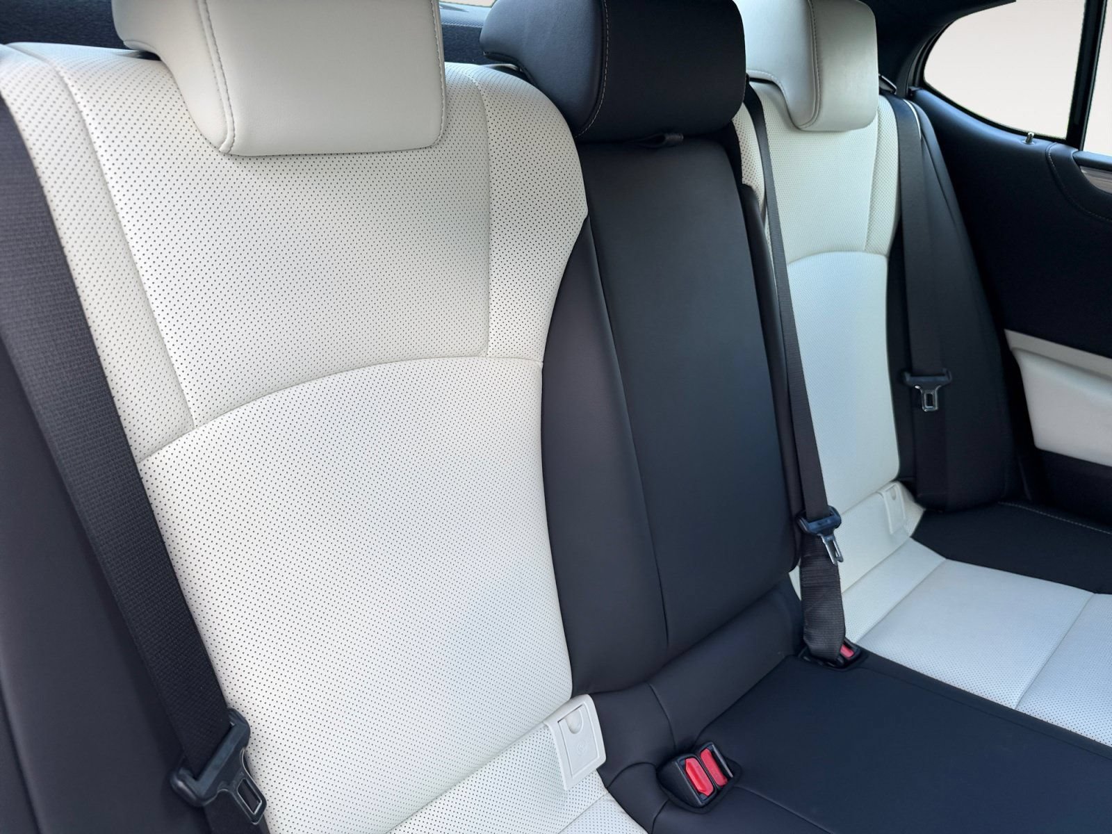 Used 2024 Lexus ES 350 F Sport w/ Technology Package FWD image 17
