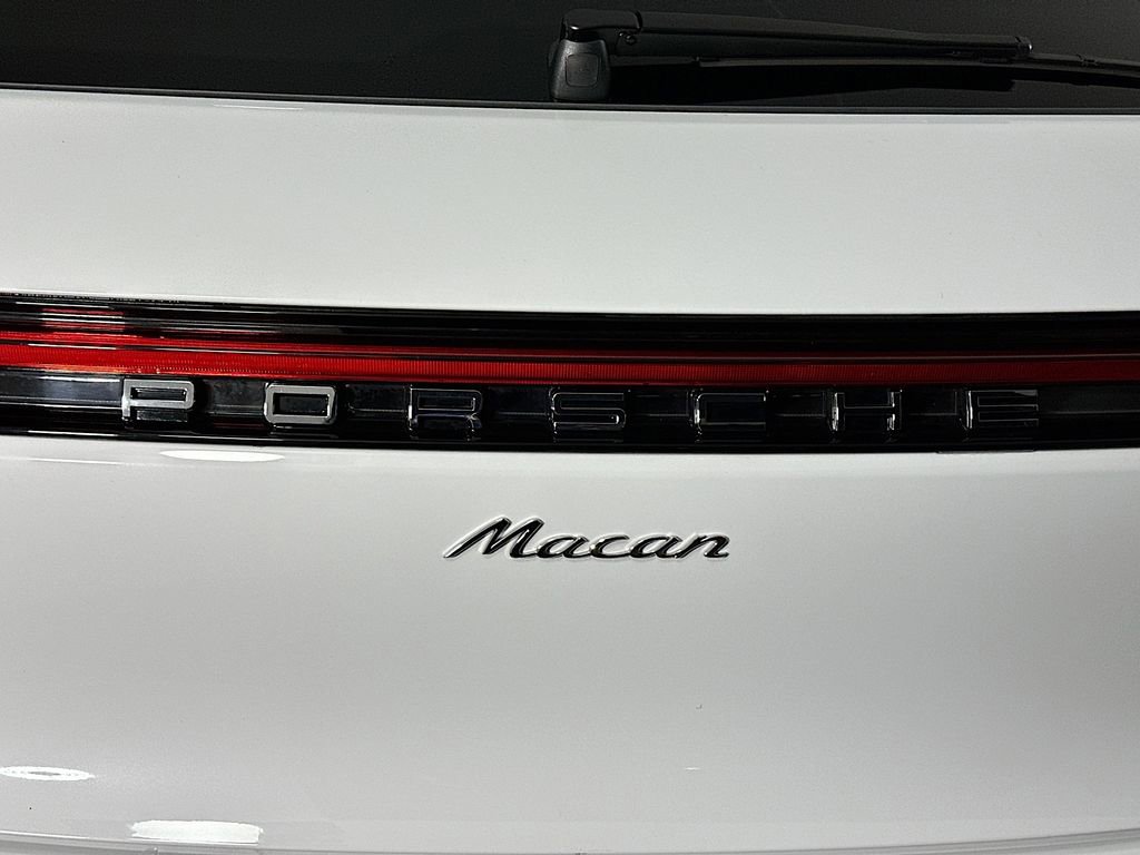 Used 2025 Porsche Macan image 34