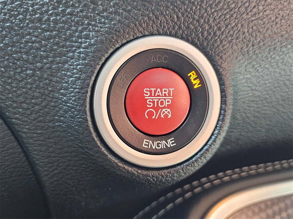 Used 2015 Dodge Challenger SRT Hellcat image 22