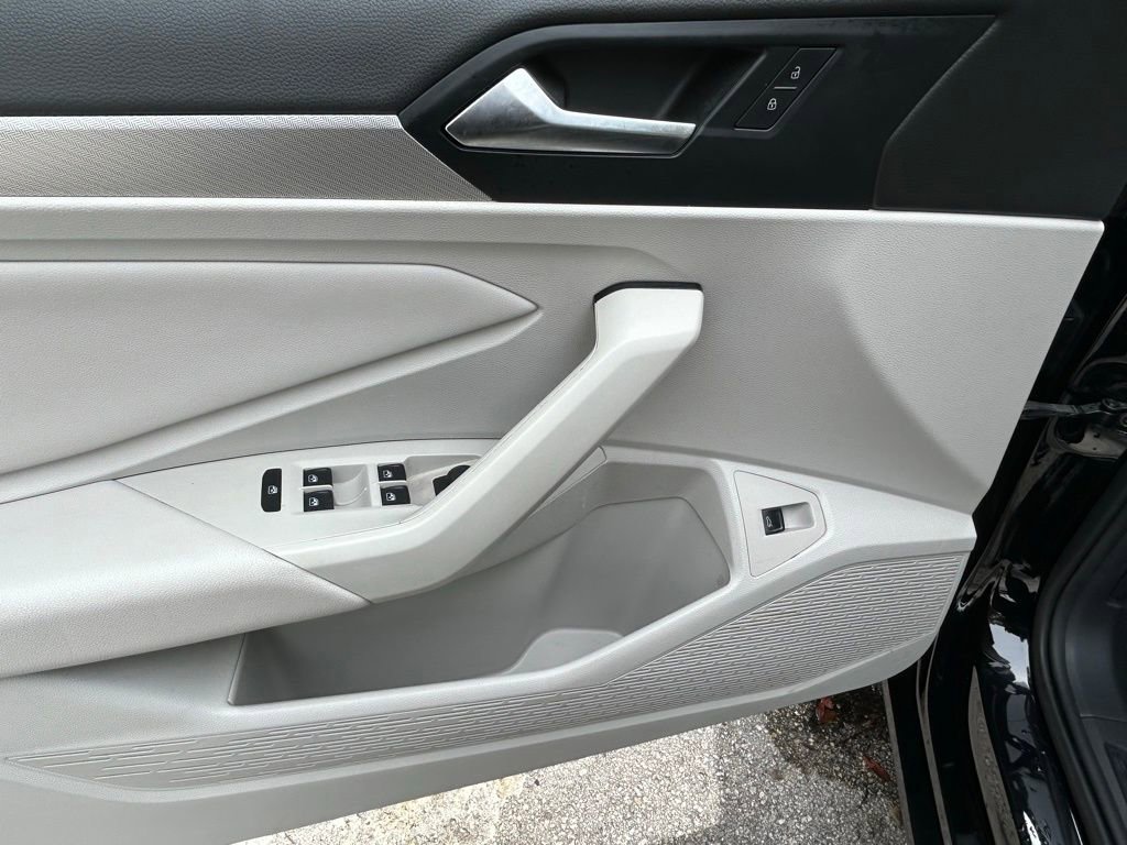 Used 2019 Volkswagen Jetta SE w/ Cold Weather Package image 16