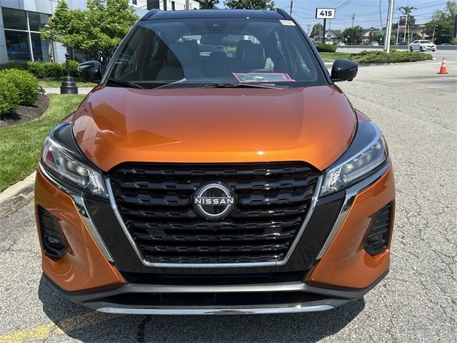 Certified 2024 Nissan Kicks SR w/ SR Premium Package image 3