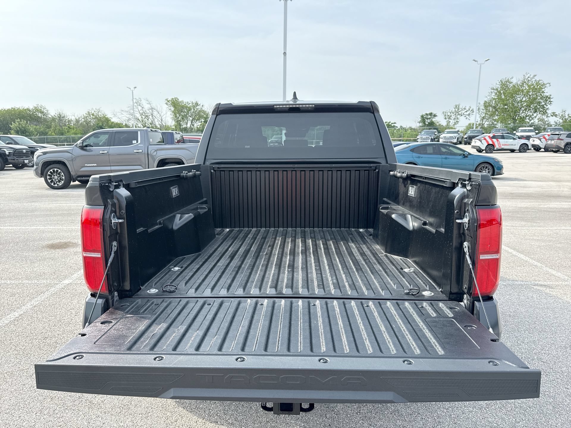 Certified 2025 Toyota Tacoma TRD Off-Road AWD/4WD image 19