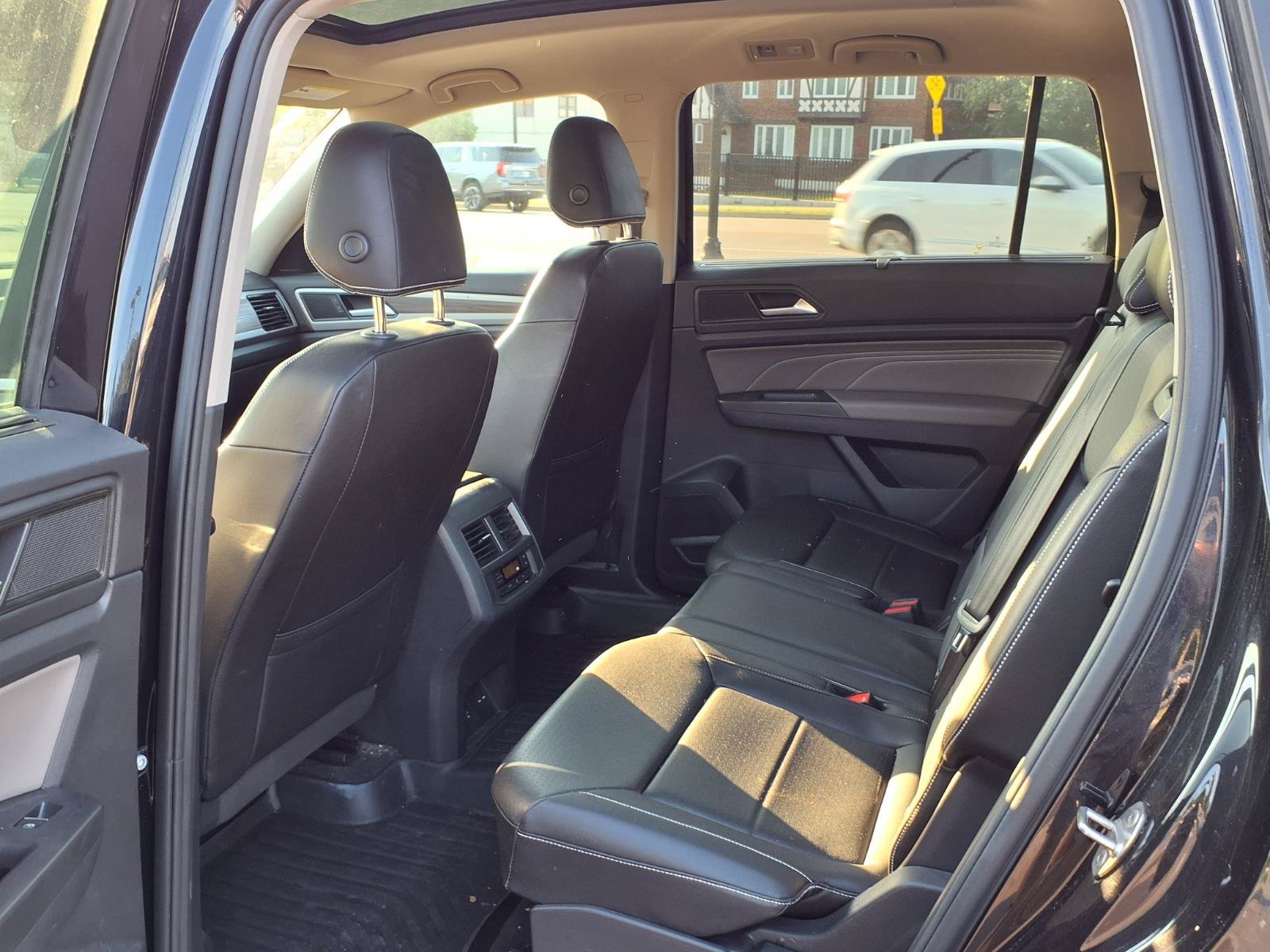 Used 2023 Volkswagen Atlas SEL AWD/4WD image 23