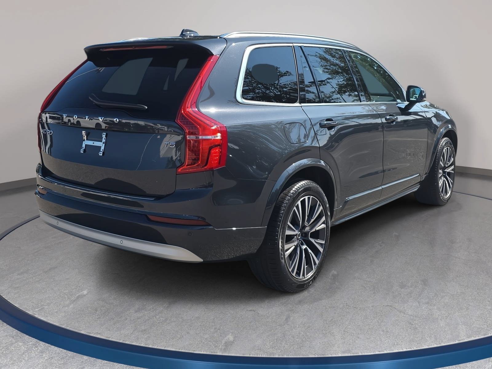 Used 2022 Volvo XC90 T5 Momentum FWD image 5