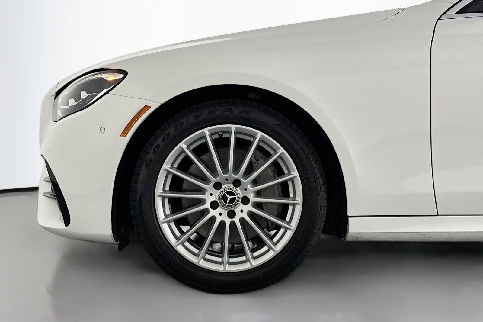 Used 2022 Mercedes-Benz E 350 Sedan image 9